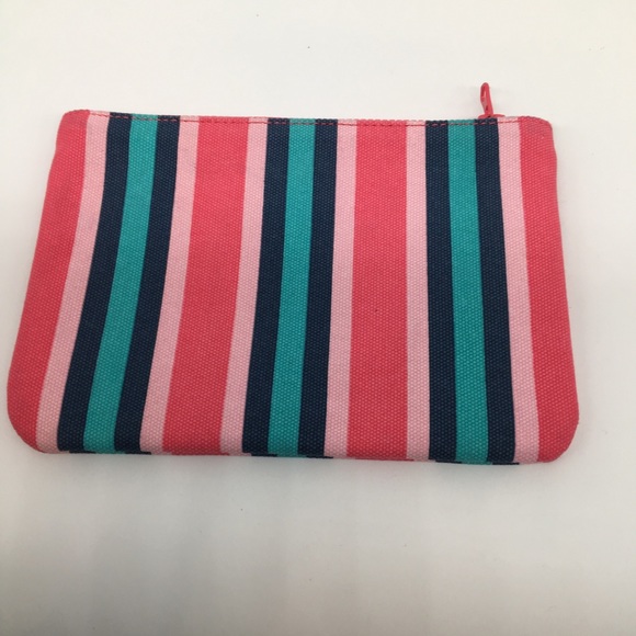 Vineyard Vines Makeup Bag NWOT - Picture 2 of 4